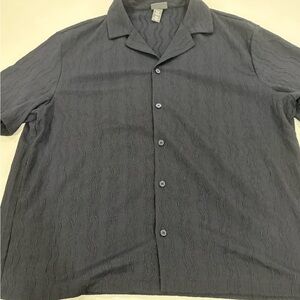 H&M Men's XL Textured Short-Sleeve Button-Down Shirt in Dark Navy Blue